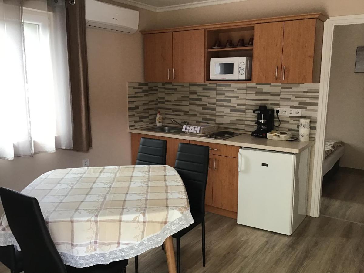 Dravecz Apartman Balatonlelle Extérieur photo